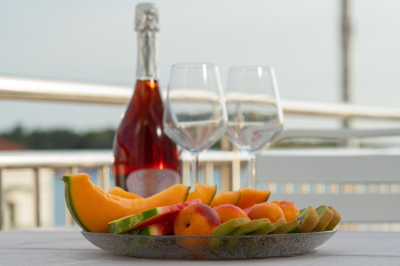 Bed&Breakfast Novalis Novalja Bagian luar foto