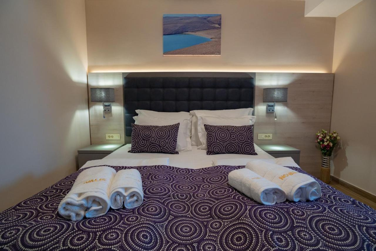 Bed&Breakfast Novalis Novalja Bagian luar foto