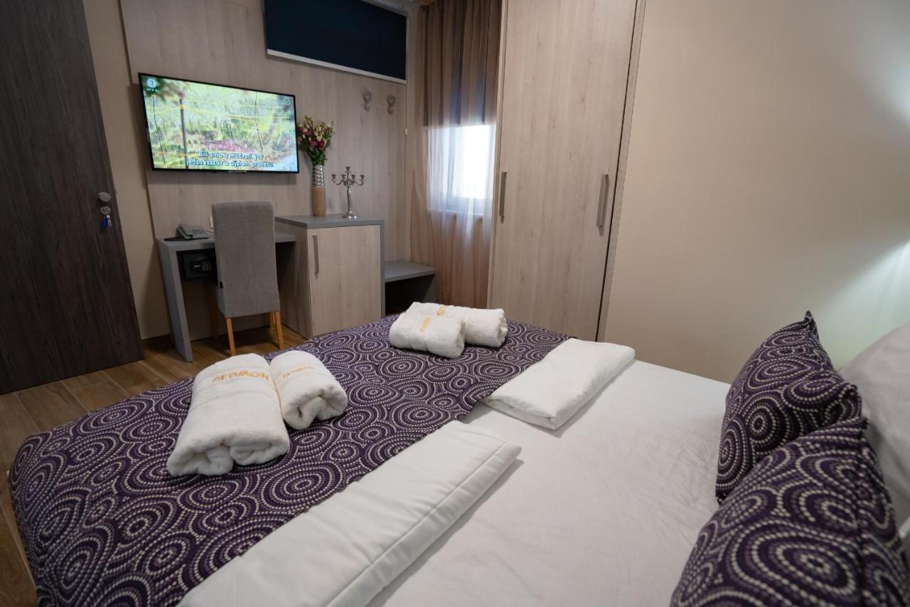 Bed&Breakfast Novalis Hotel Novalja Bagian luar foto