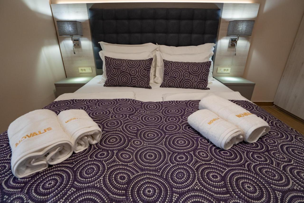 Bed&Breakfast Novalis Novalja Bagian luar foto