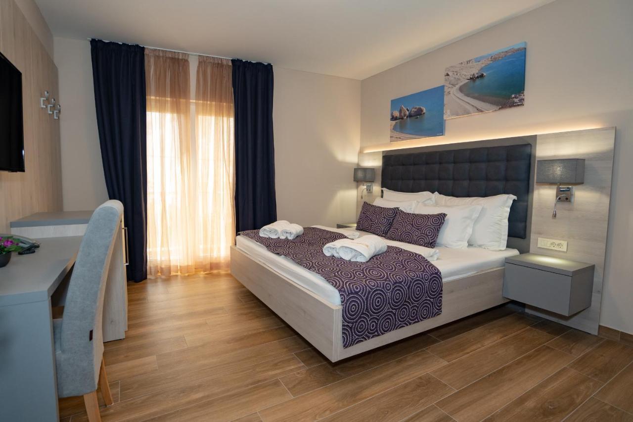 Bed&Breakfast Novalis Hotel Novalja Bagian luar foto