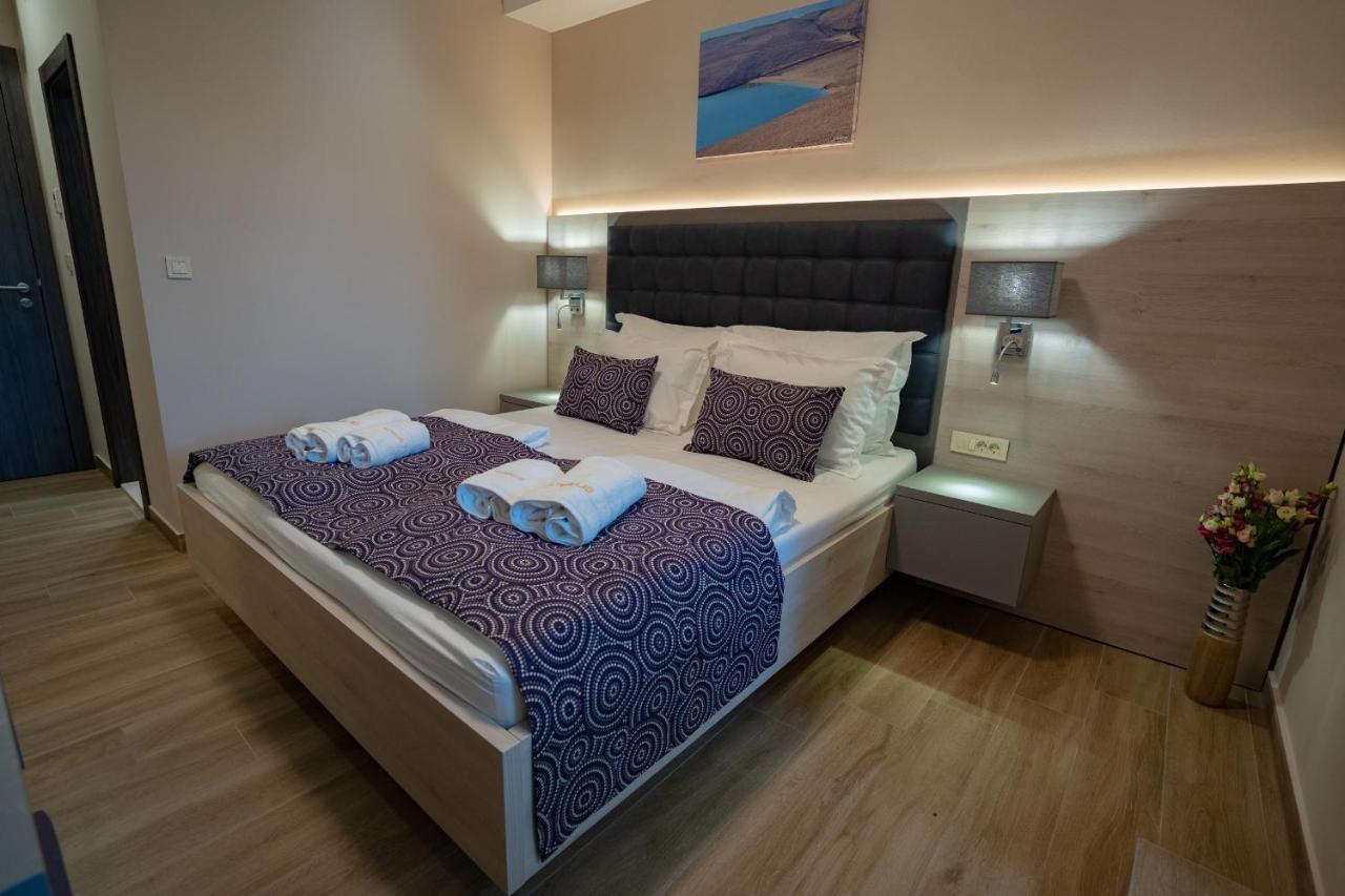 Bed&Breakfast Novalis Novalja Bagian luar foto