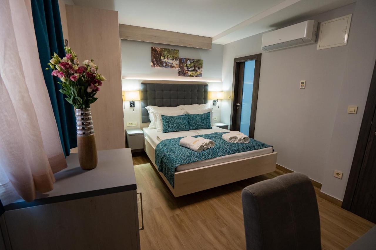 Bed&Breakfast Novalis Hotel Novalja Bagian luar foto