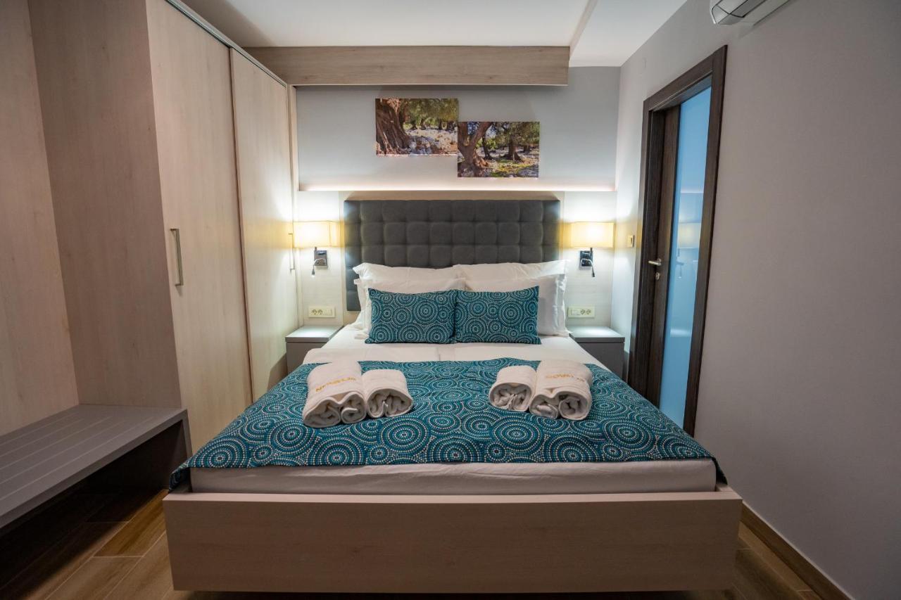 Bed&Breakfast Novalis Novalja Bagian luar foto