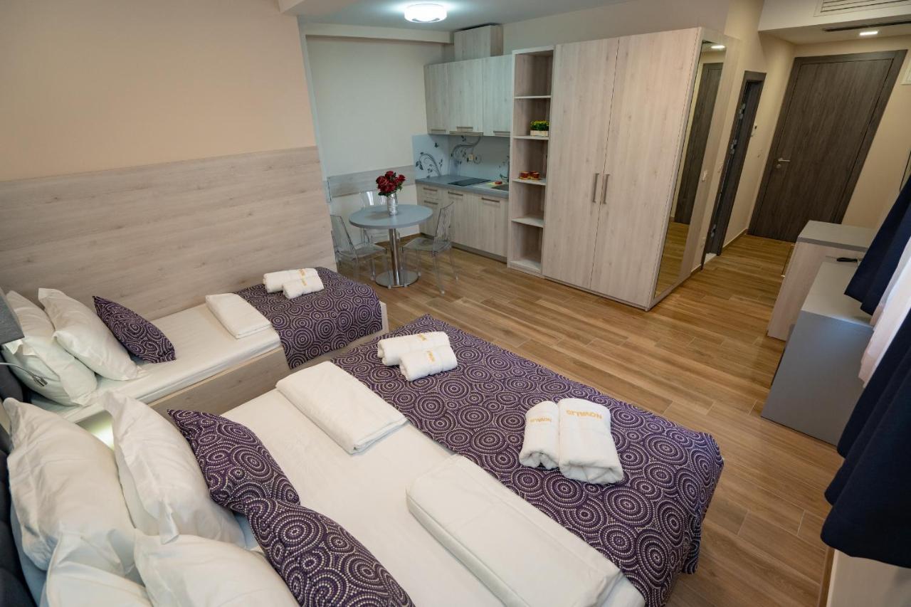 Bed&Breakfast Novalis Novalja Bagian luar foto