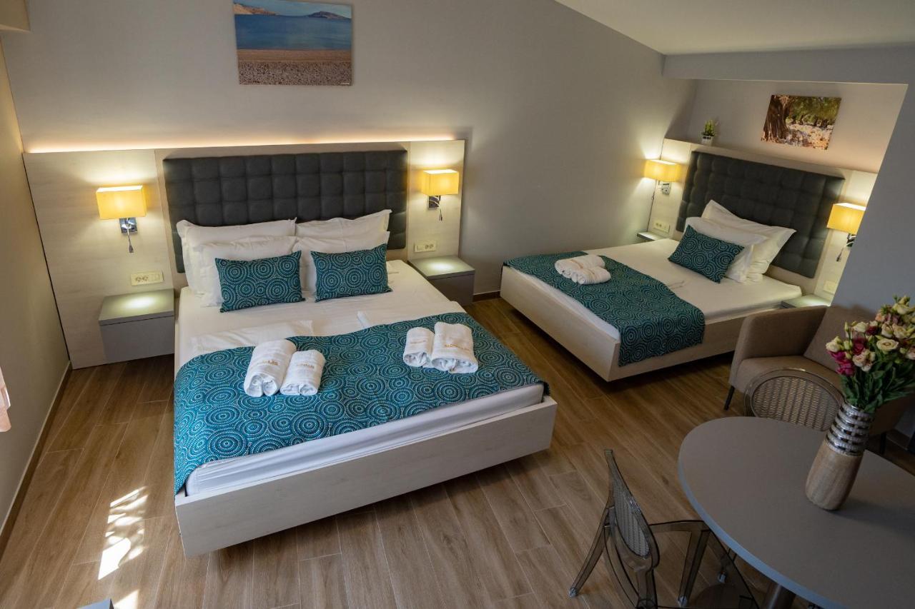 Bed&Breakfast Novalis Novalja Bagian luar foto