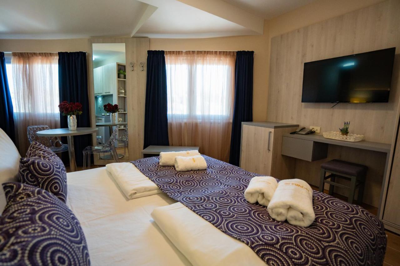Bed&Breakfast Novalis Novalja Bagian luar foto