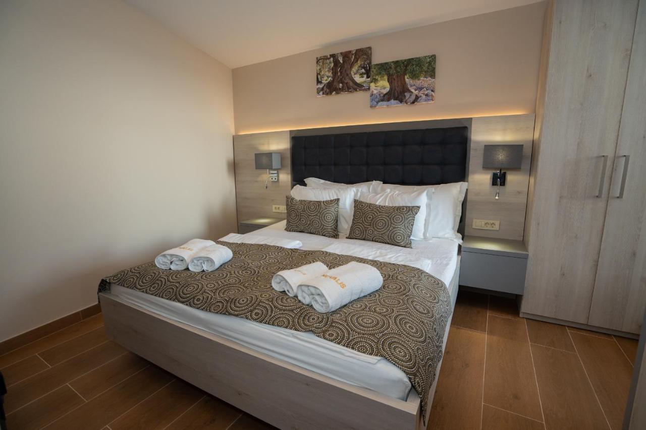 Bed&Breakfast Novalis Novalja Bagian luar foto